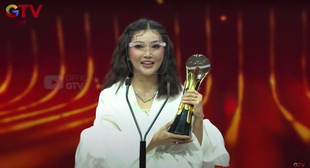 The Onsu Borong Piala di Obsesi Awards 2021   