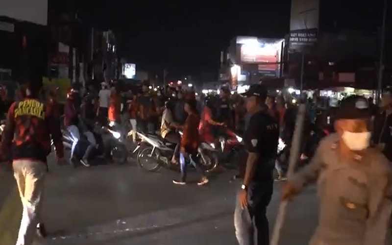 Bentrok Ormas dengan Karang Taruna di Bekasi, Pedagang Pasar Panik