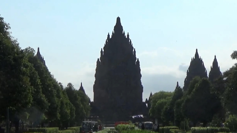Wisata Candi Prambanan Kembali Dibuka, Masuk dengan Aplikasi Peduli Lindungi