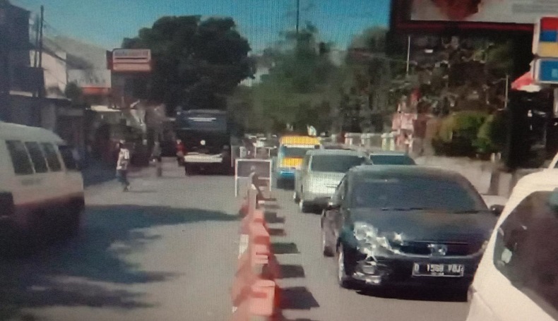 Ganjil Genap di Simpang Ledeng Bandung, Kendaraan Antre hingga 1 Kilometer