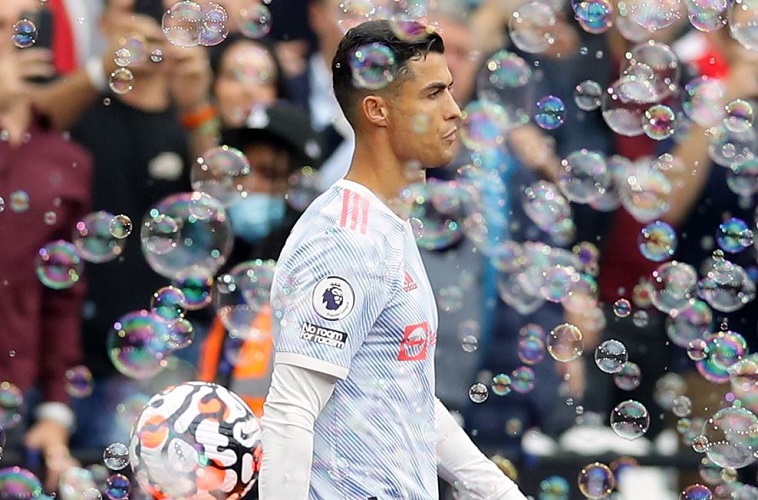 Cristiano Ronaldo Ikut Latihan Man United, Kirim Sinyal Bertahan di Old Trafford