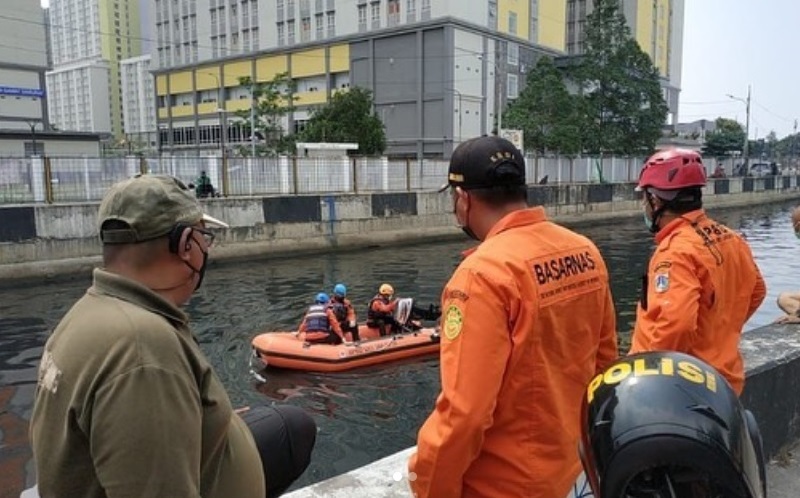 Ceburkan Diri ke Kali Hitam Sunter, Pria Ini Belum Ditemukan