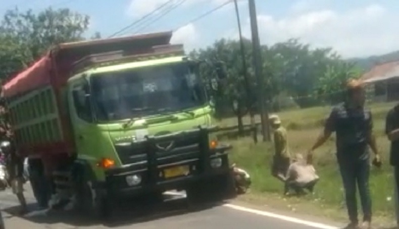 Gagal Nyalip, Dua Remaja Tewas Terlindas Truk di Bogor 