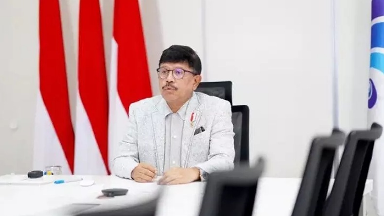 Tutup Aplikasi Pinjol Ilegal, Menkominfo Koordinasi dengan Google dan Apple