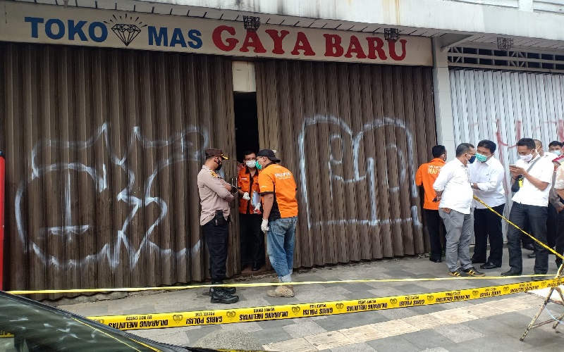 Kasus Perampokan Toko Emas di Kosambi Bandung, Polisi Gelar Rekonstruksi