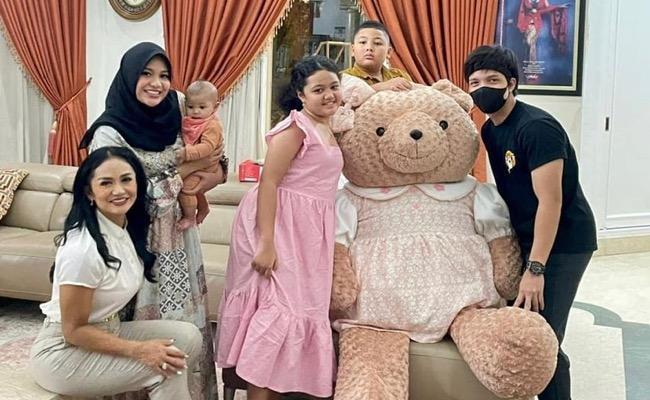 Unggah Foto Aurel dan Amora, Raul Lemos Tulis Pesan Menyentuh