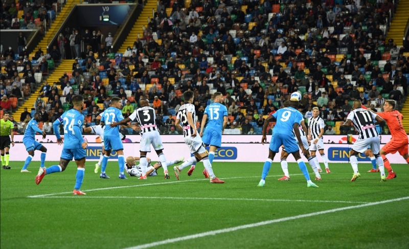 Bantai Udinese 4-0, Napoli Pimpin Klasemen Sementara Liga Italia