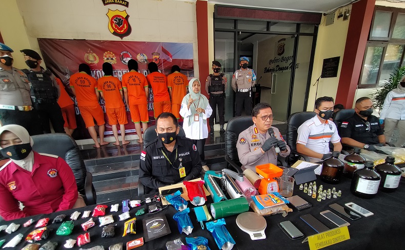 Polres Bogor Ungkap Home Industry Tembakau Gorila Beromzet Rp23 Miliar