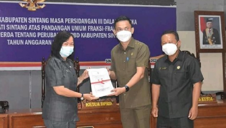 Gubernur Kalbar Tunjuk Sekda Sintang Yosepha Hasnah Jadi Plh Bupati