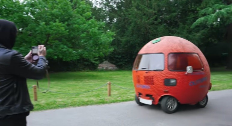 Lucu, Mekanik Ini Modifikasi Mobil Berbentuk Buah Jeruk