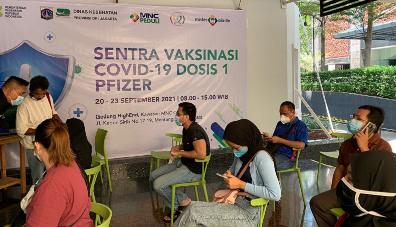Warga Antusias Datangi Sentra Vaksinasi Pfizer MNC Peduli