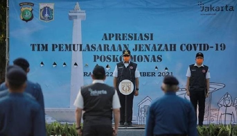 Puji Tim Pemulasaraan Jenazah Covid, Anies : Mereka Memilih Menunaikan Kewajiban meski Berisiko
