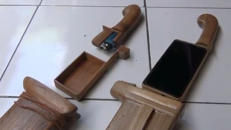 Bangkit saat Pandemi, Tukang Sol Sepatu di KBB Sulap Limbah Bambu Jadi Cashing HP Unik