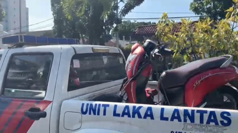 Sundul Innova dari Belakang, Driver Ojol Perempuan di Jakpus Terluka