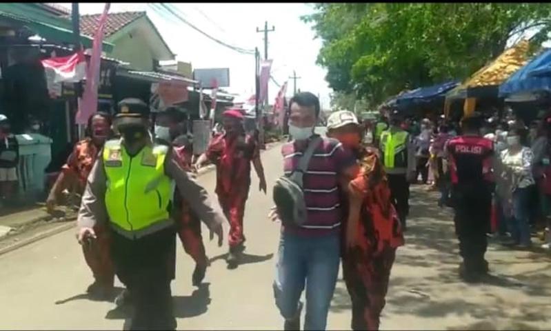  2 Warga Cilacap Diamankan Gara-Gara Hendak Bentangkan Spanduk saat Jokowi Melintas