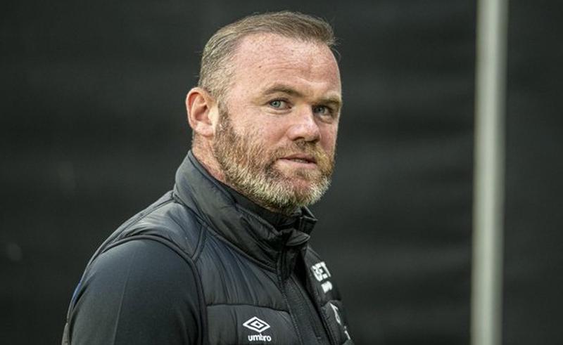Everton Gigit Jari, Wayne Rooney Tolak Tawaran Melatih