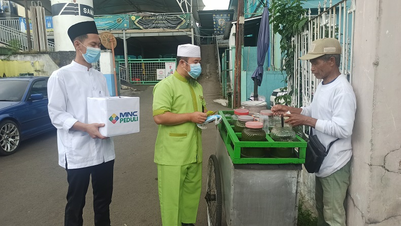 MNC Peduli Ajak Warga Patuh Prokes, Dukung Relawan Salurkan Masker di Sukabumi