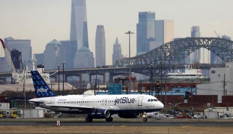 Pesawat JetBlue Nyaris Tabrakan dengan Pesawat Tanker Angkatan Udara AS di Karibia