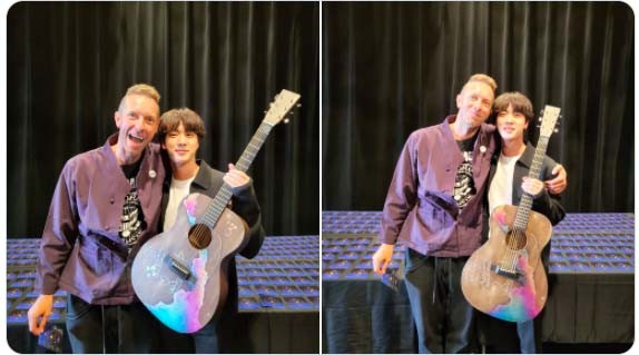 Jin BTS Pamer Gitar Bersimbol Cinta Pemberian Chris Martin: Ini Jadi Pusaka Keluarga