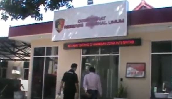 Bak Koboi, Oknum Polisi di Lobar Tagih Utang sambil Todongkan Pistol ke Warga