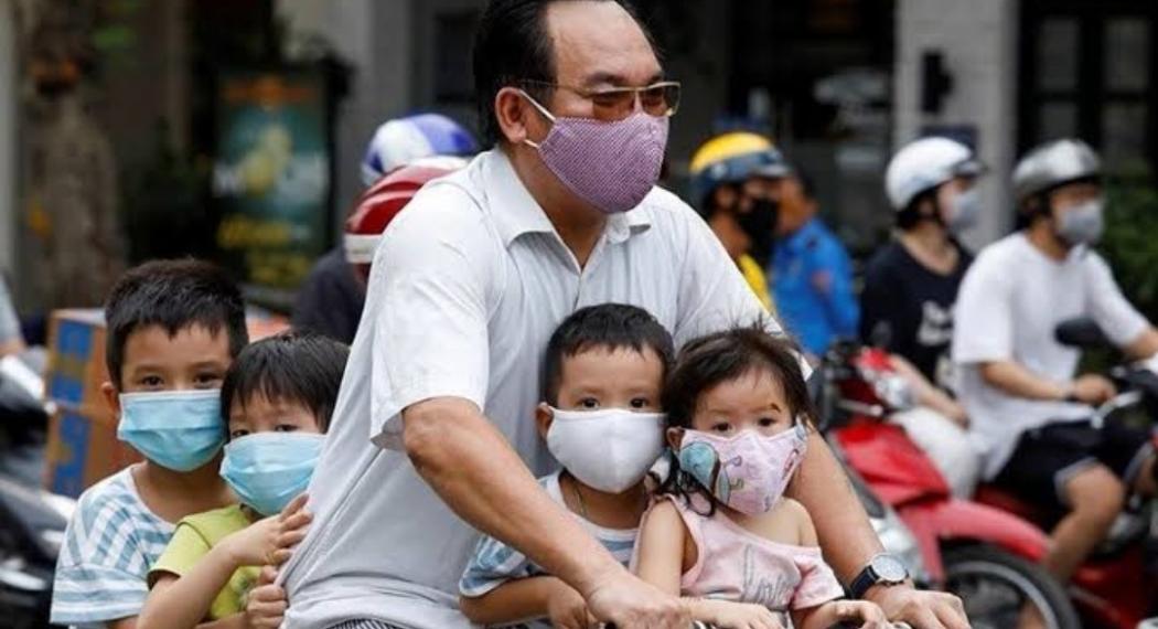 Bonceng Anak di Depan, Ini Bahaya yang Akan Terjadi 