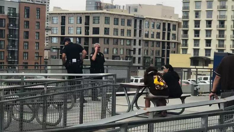 Tonton Pertandingan Bisbol, Ibu dan Balita Tewas Terjatuh dari Lantai 3 Stadion 