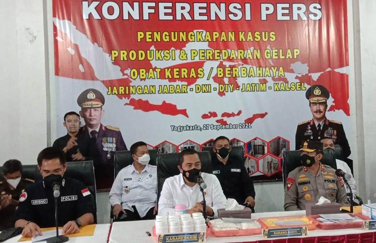 Polisi Gerebek Pabrik Psikotropika dan Pil Koplo di Bantul, Produksinya 2 Juta per Hari 