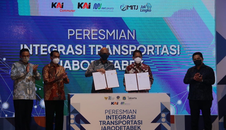 Anies Siapkan Sistem Tarif Transportasi Murah untuk Pelajar dan Veteran