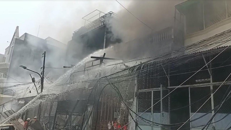 Tiga Bangunan di Penjaringan Ludes Terbakar, Api Berasal dari Pembakaran Dupa 