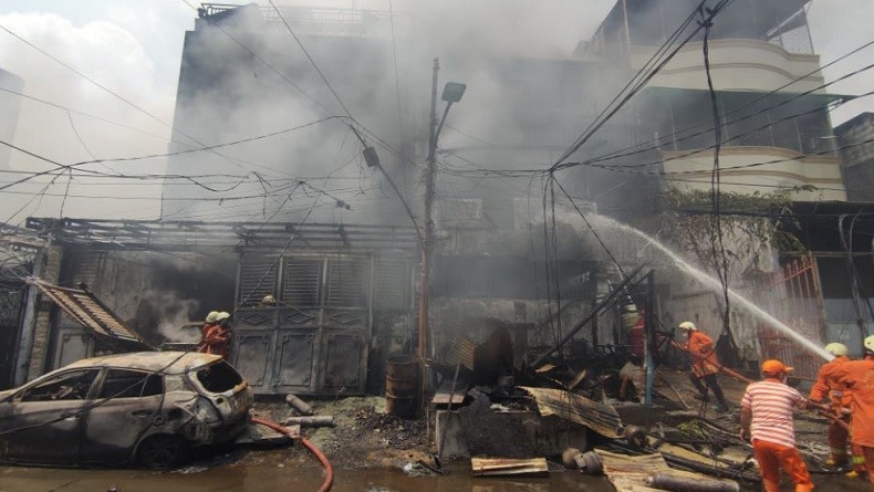 Kebakaran di Penjaringan, 10 Orang Dievakuasi ke RS Nusa Indah dan Puskesmas