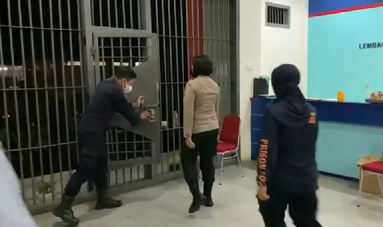 Kerusuhan di Lapas Perempuan Pontianak Dipicu Razia Handphone Warga Binaan