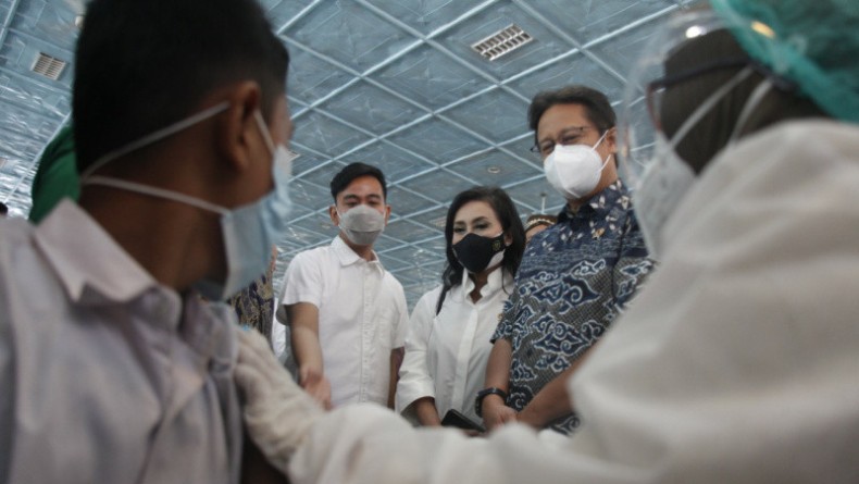 Menkes Minta Daerah Sekitar Solo Tingkatkan Capaian Vaksinasi Covid-19 