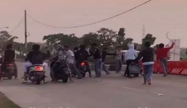 Prihatin dengan Oknum Pelajar di Karawang, Bupati Cellica Posting Tawuran Bersajam