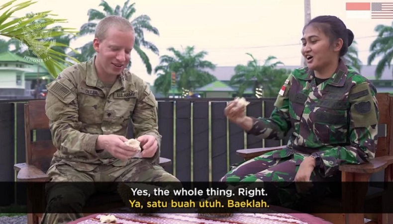 Prajurit TNI AD Tantang Tentara AS Makan Durian : Rasanya seperti Pisang Berbaur Nanas