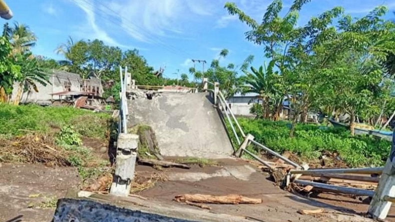 Jembatan Antardesa di Pulau Makian Halmahera Selatan Ambruk