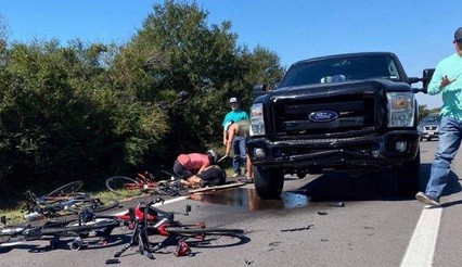 Bocah 16 Tahun Tabrak 6 Pesepeda, Korban Bergelimpangan di Jalan
