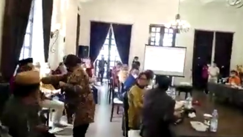 Viral Mensos Risma Marah Tunjuk-Tunjuk Dada Pegawai PKH di Gorontalo