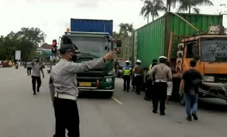 Truk Kontainer Dilarang Melintas di Kota Pontianak hingga Tahun Baru 2022