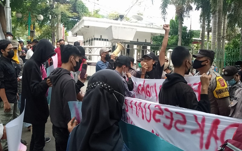 Protes PLTP, Forum Mahasiswa Lingkungan Hidup Sukabumi Geruduk Kantor Bupati 