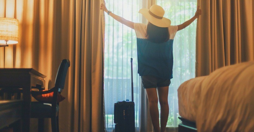 Prokes Ketat Cegah Covid-19 dan Rencanakan Staycation bersama Mister Aladin