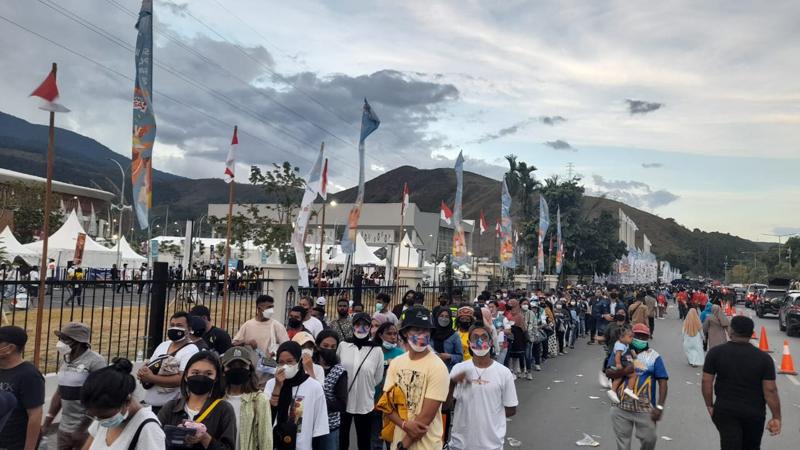 Prokes Terabaikan, Antrean Pembukaan PON XX 2021 Membludak Sepanjang 1 KM