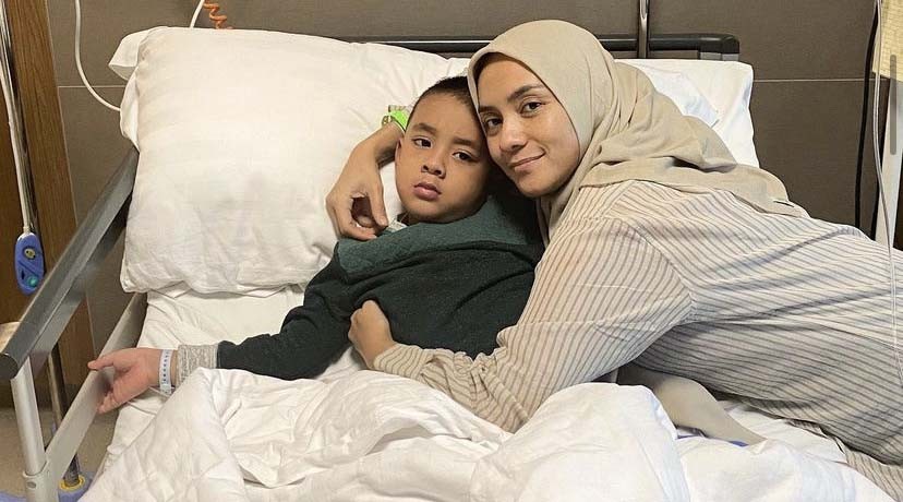 Anak Masuk ICU, Hati Enno Lerian Hancur: Berusaha Tersenyum Demi Abang Aliy