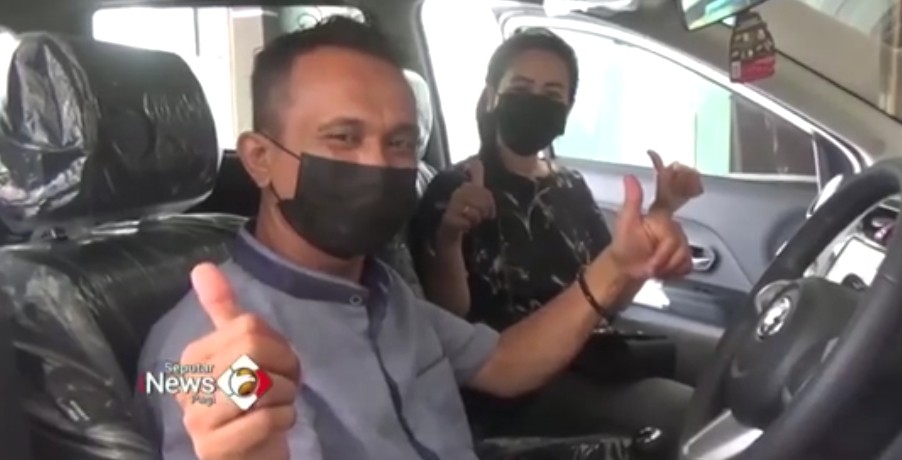 Suami Istri Beli Mobil Cash Rp271 Juta Pakai Uang Koin, Petugas Hitung Uang hingga 2 Jam