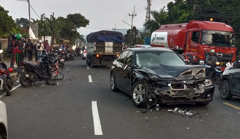 Kecelakaan Beruntun di Jalur Puncak Bogor, 6 Orang Luka