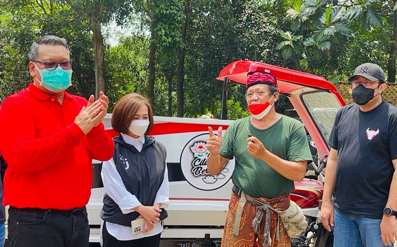 Dorong Anak Muda Peduli Lingkungan, Megawati Hibahkan Kendaraan Serbaguna ke Komunitas Sangga Buana