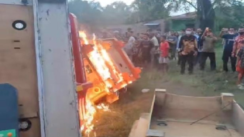 Mesin Judi di Deliserdang Dibakar, Polisi dan Warga Sempat Adu Mulut