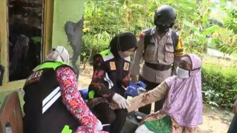 Tingkatkan Jangkauan, Polres Pemalang Gelar Vaksinasi Door to Door  
