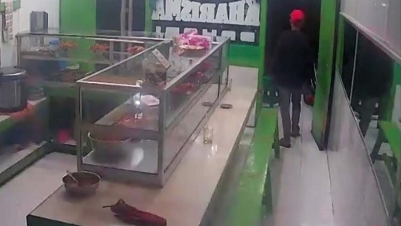 Perampokan di Kalimalang, Pegawai Warteg Ditodong Celurit