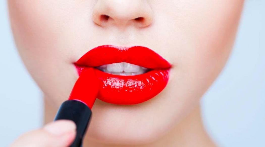 4 Langkah Memilih Lipstik Kekinian, Cari Warna Aman Senada Kulit Wajah 