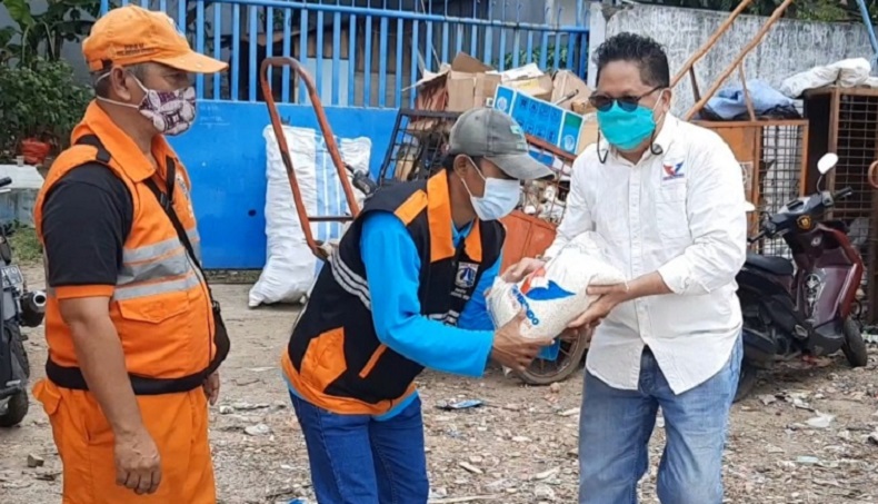 Petugas PPSU Kedoya Utara Berharap Partai Perindo Selalu Gelar Baksos